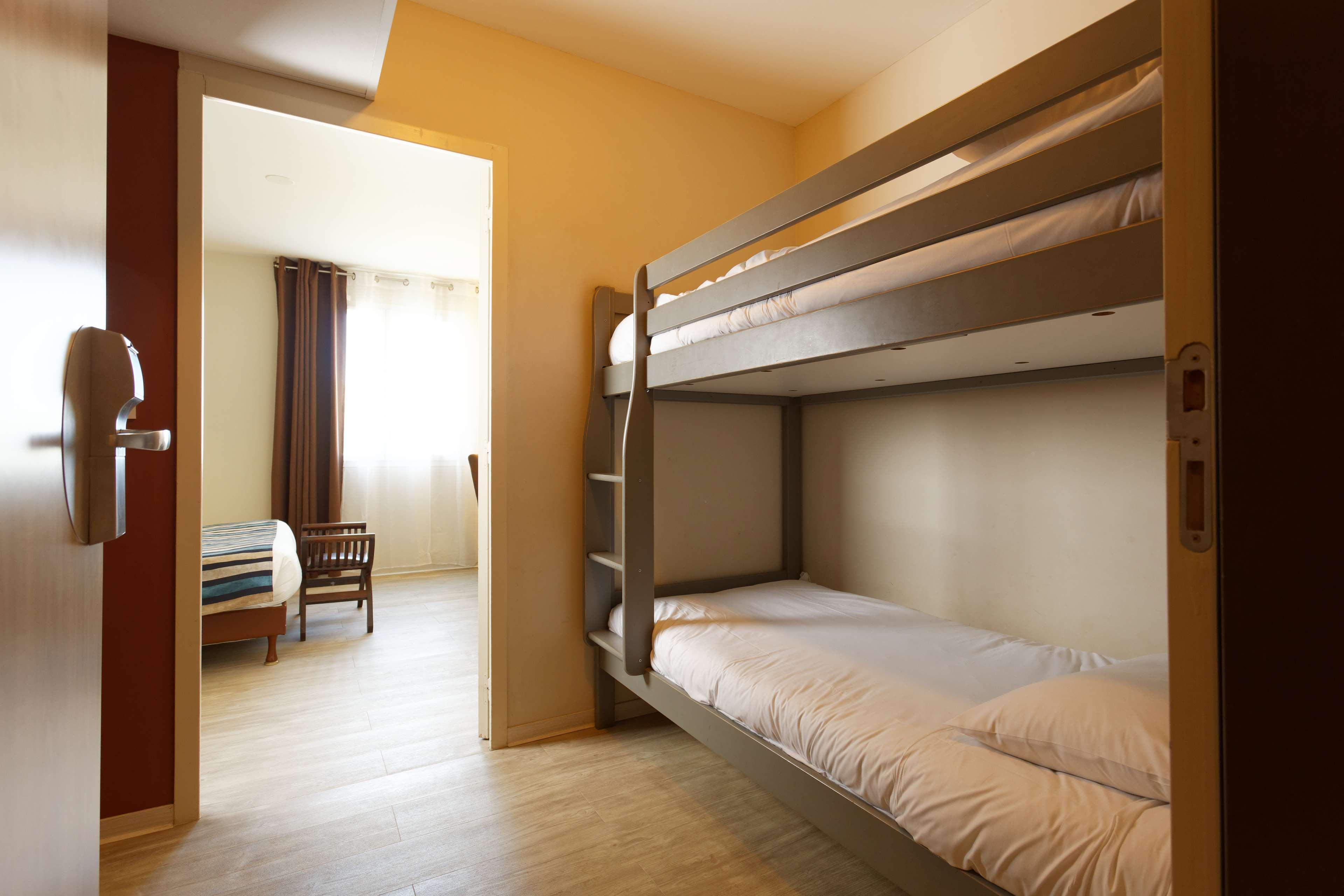 Kyriad Sud 3*