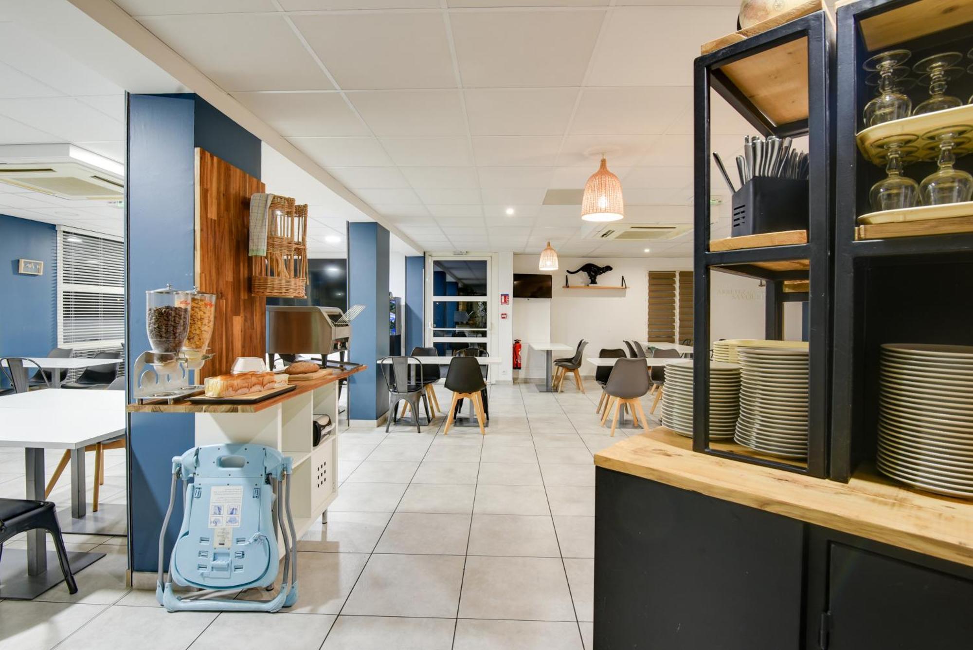 Hotel Kyriad Sud 3*